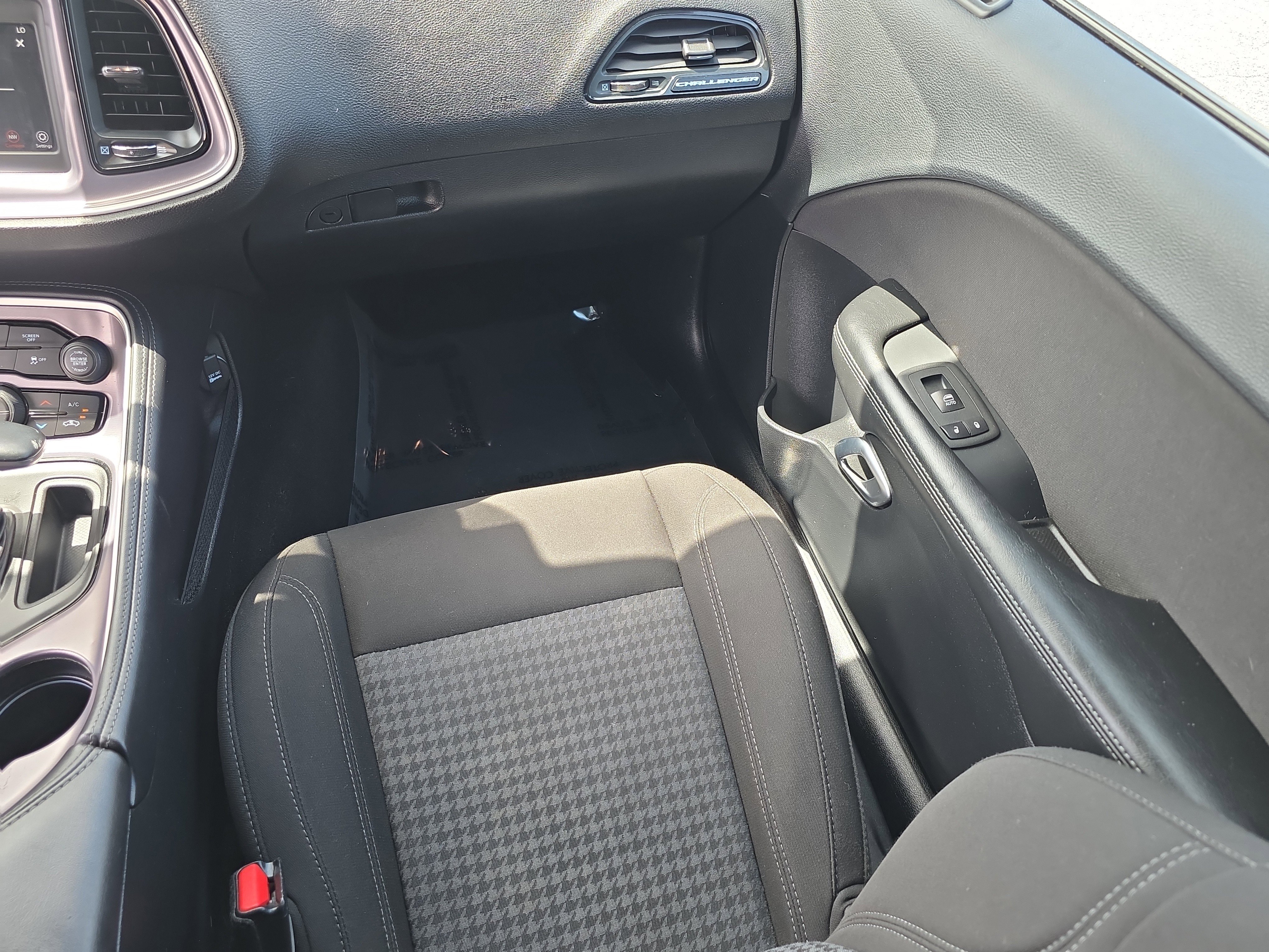 Used 2020 Dodge Challenger SXT image 18