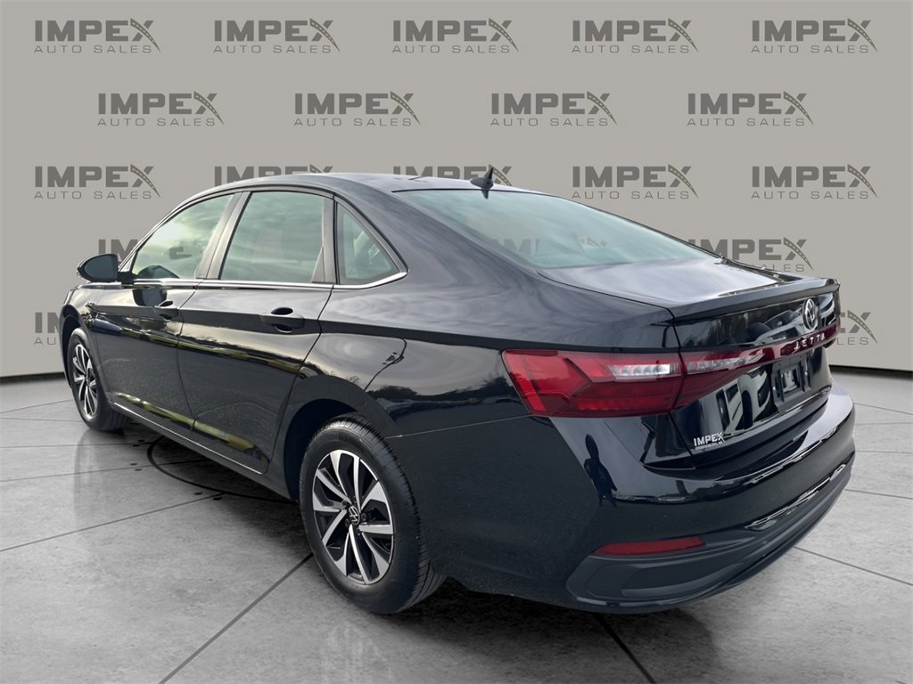 Used 2025 Volkswagen Jetta S image 3
