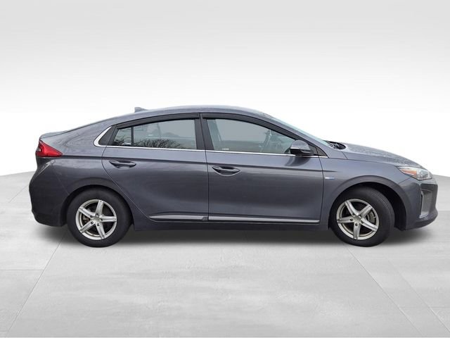 Used 2017 Hyundai Ioniq SEL image 5