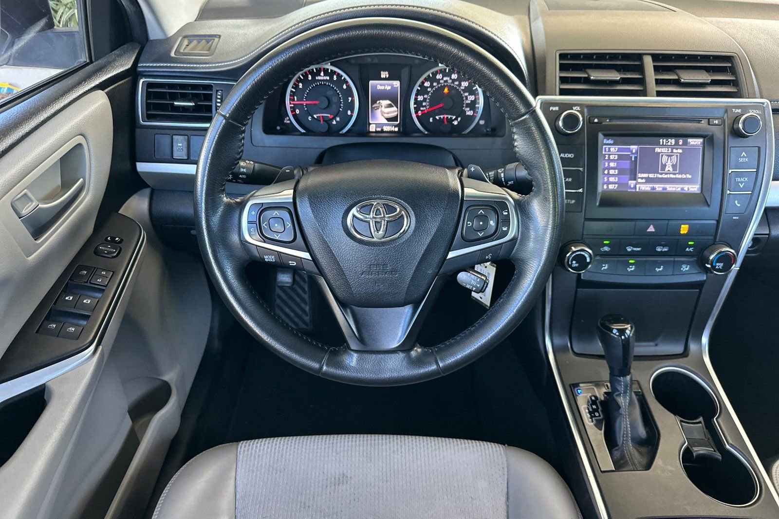 Used 2016 Toyota Camry SE image 16