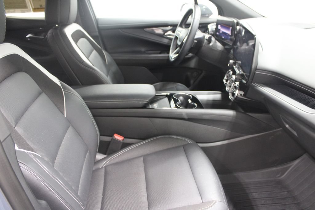 Used 2024 Chevrolet Blazer EV LT AWD/4WD image 19