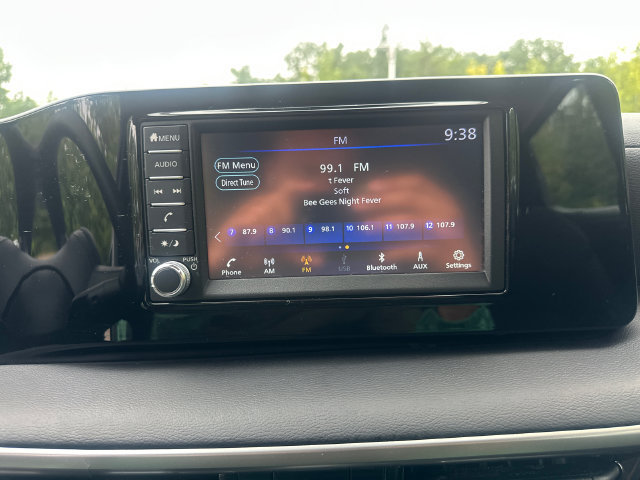 Used 2025 Nissan Kicks S FWD image 33