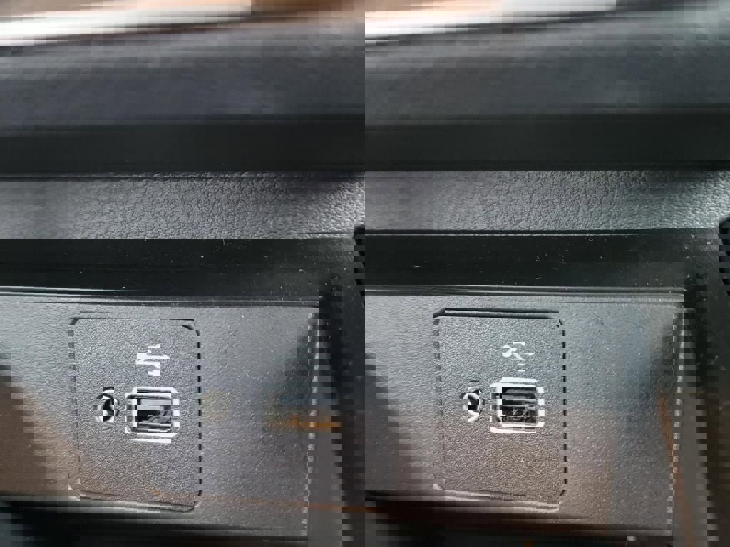 Certified 2025 Nissan Kicks S image 23