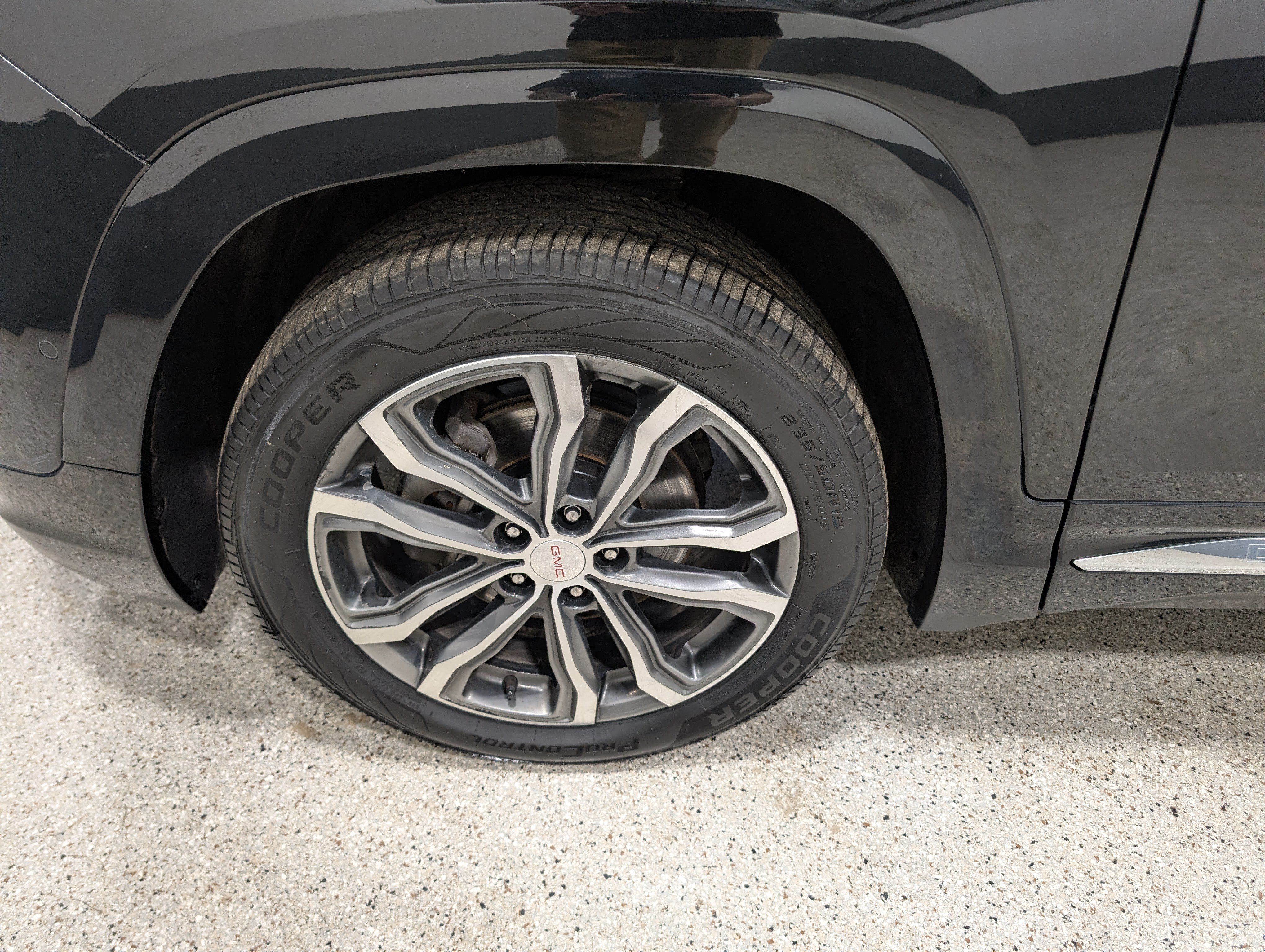 Used 2018 GMC Terrain Denali w/ Advanced Safety Package AWD/4WD image 8