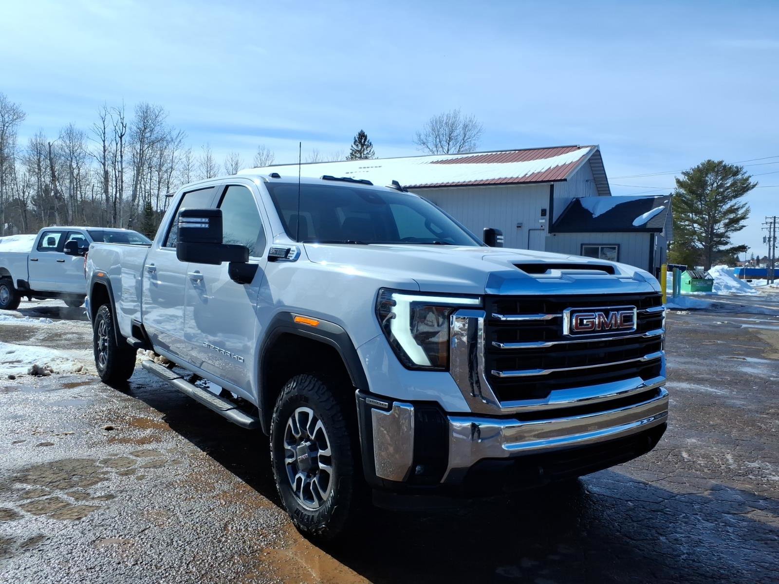 Used 2024 GMC Sierra 3500 SLE w/ SLE Convenience Package AWD/4WD image 8