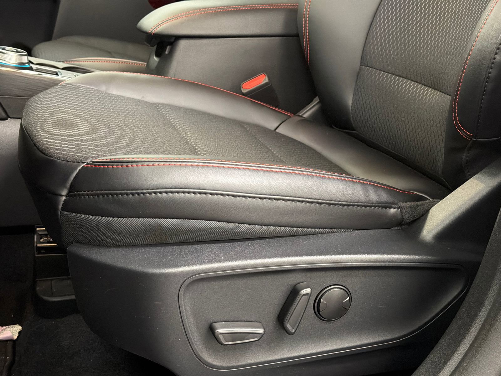 New 2026 Ford Escape ST-Line w/ Tech Pack #1 image 16