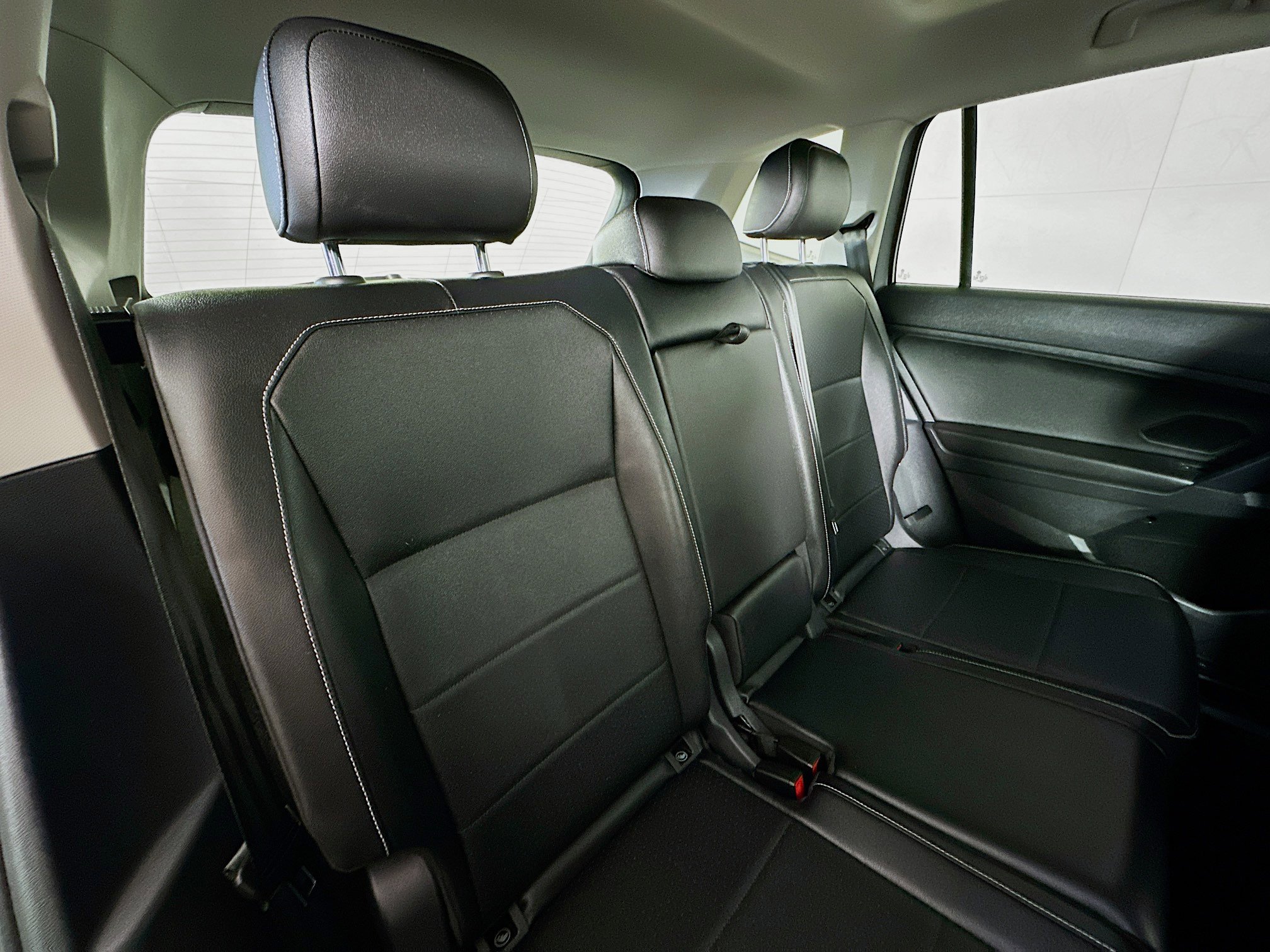 Used 2021 Volkswagen Tiguan SE image 25