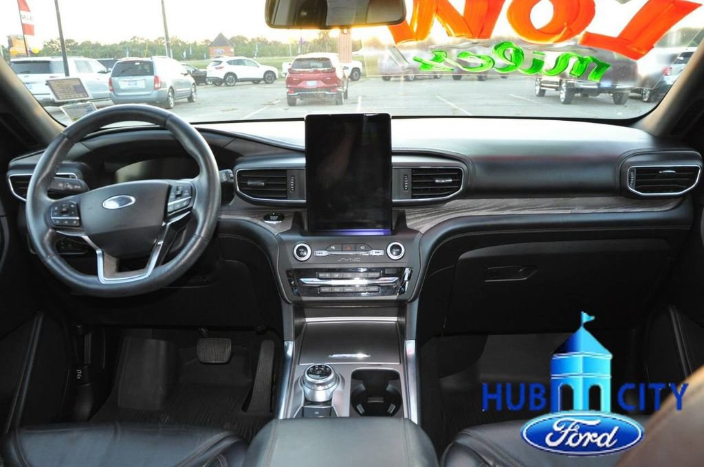 Used 2020 Ford Explorer Platinum w/ Premium Technology Package image 18