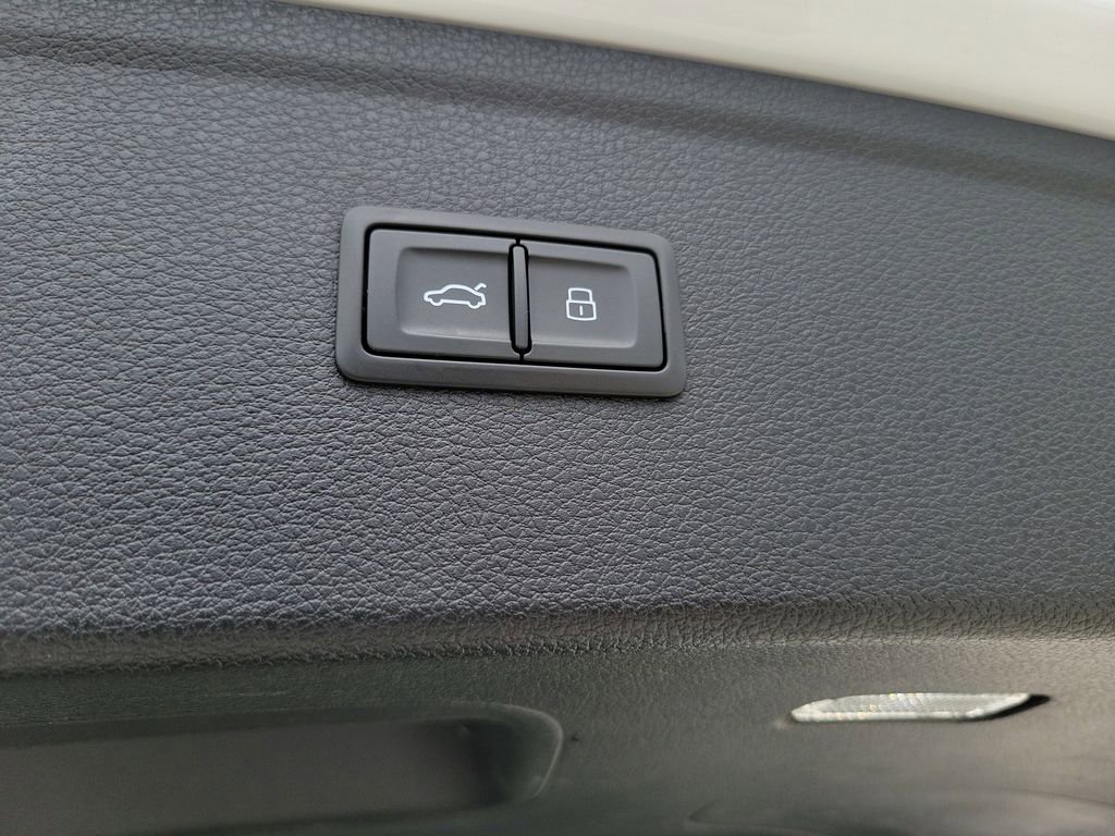 Certified 2023 Audi Q5 e Prestige w/ Prestige Package AWD/4WD image 31