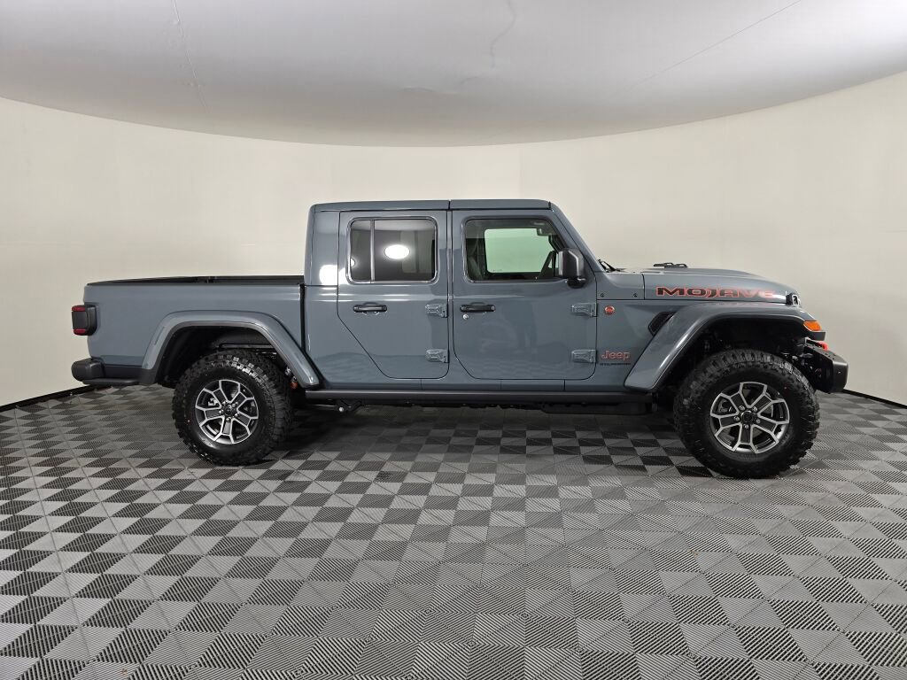 New 2026 Jeep Gladiator Mojave image 3