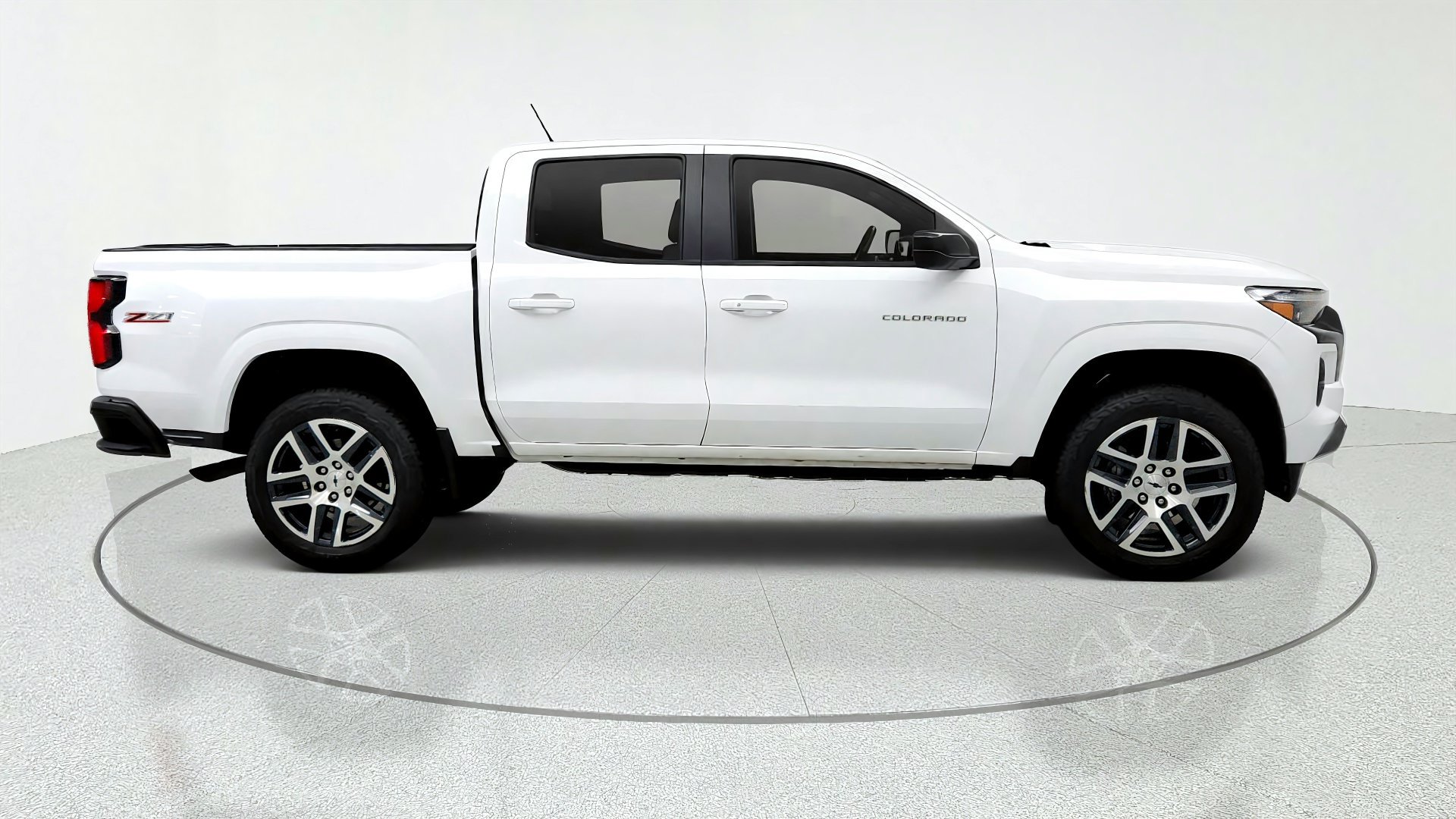 Used 2024 Chevrolet Colorado Z71 AWD/4WD image 6