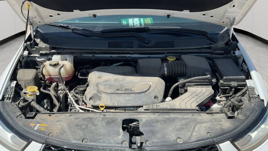 Used 2023 Chrysler Pacifica Touring-L FWD image 35