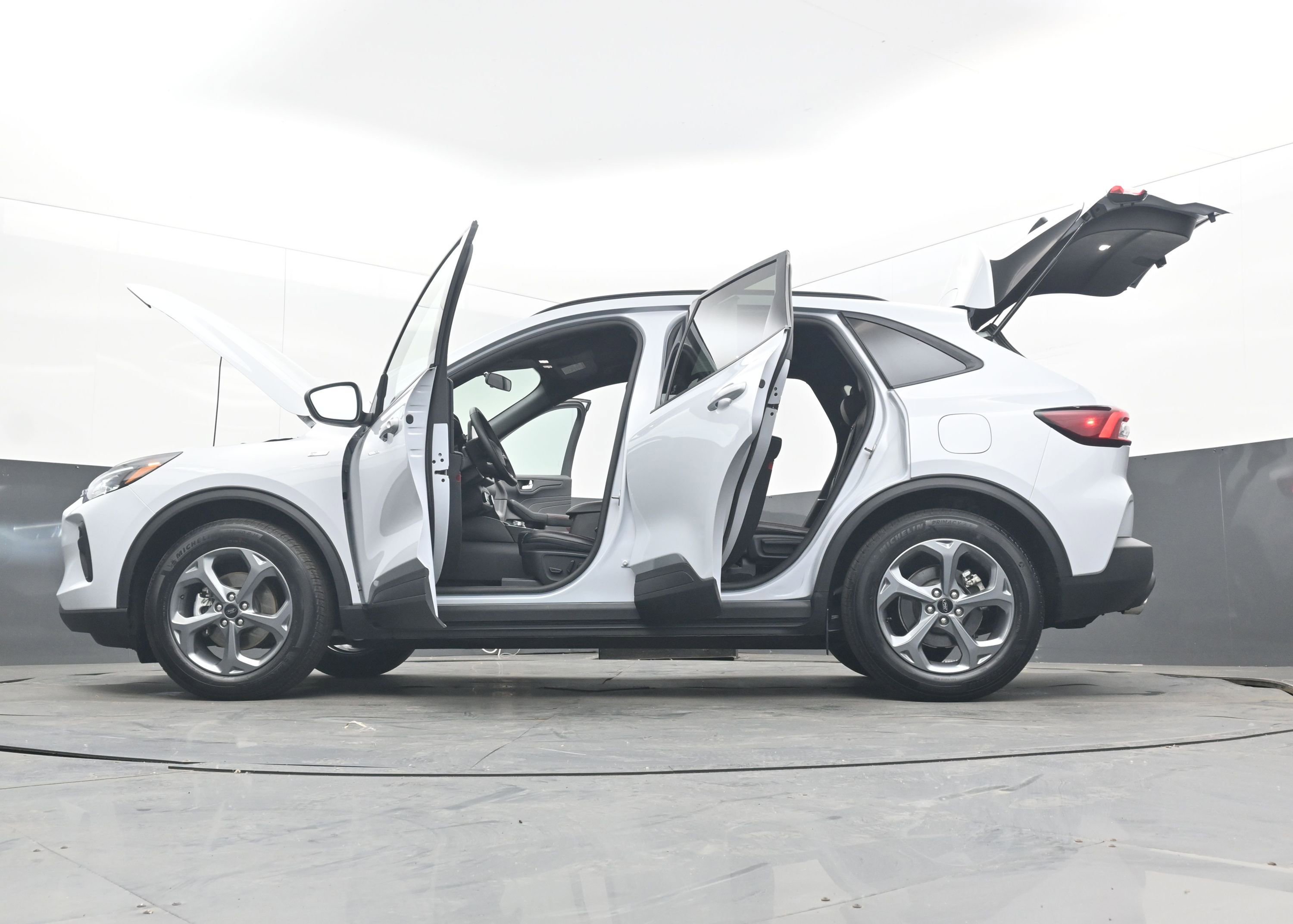 Used 2025 Ford Escape ST-Line image 41