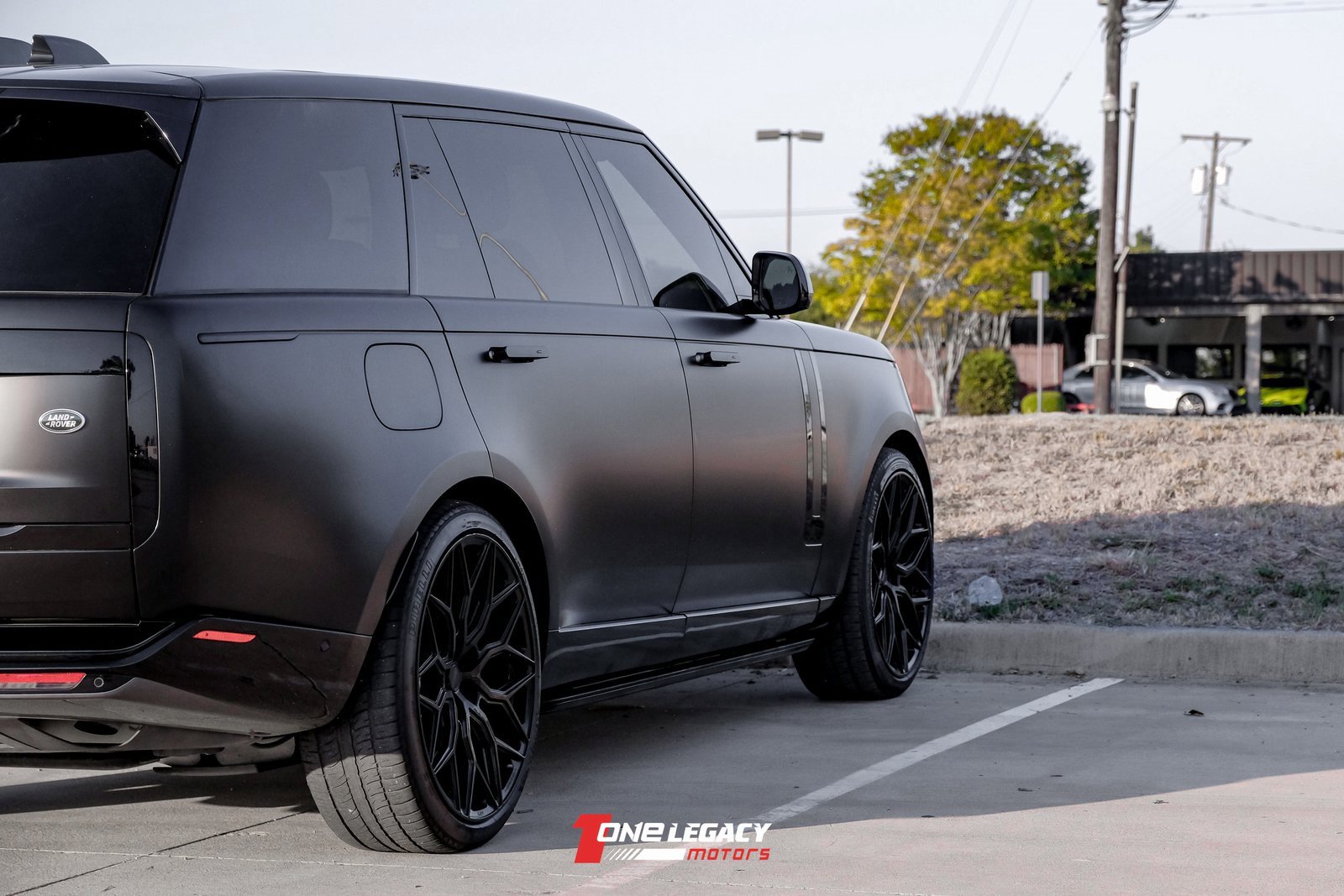 Used 2023 Land Rover Range Rover Long Wheelbase SE image 11