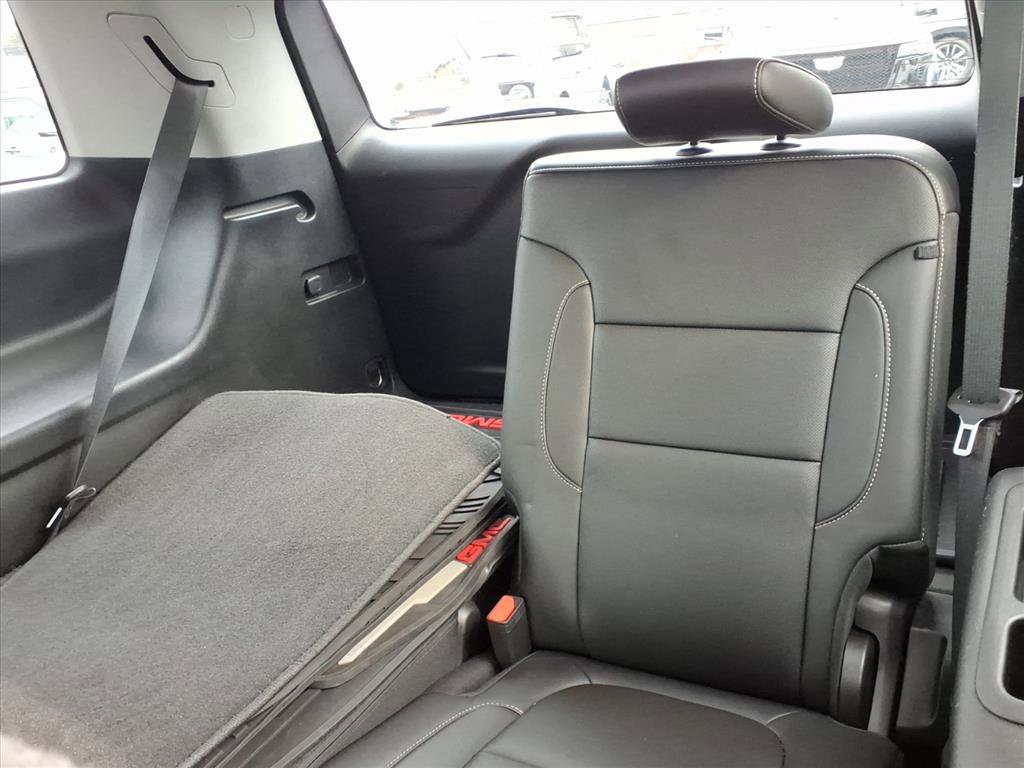 Used 2023 GMC Acadia SLT image 17