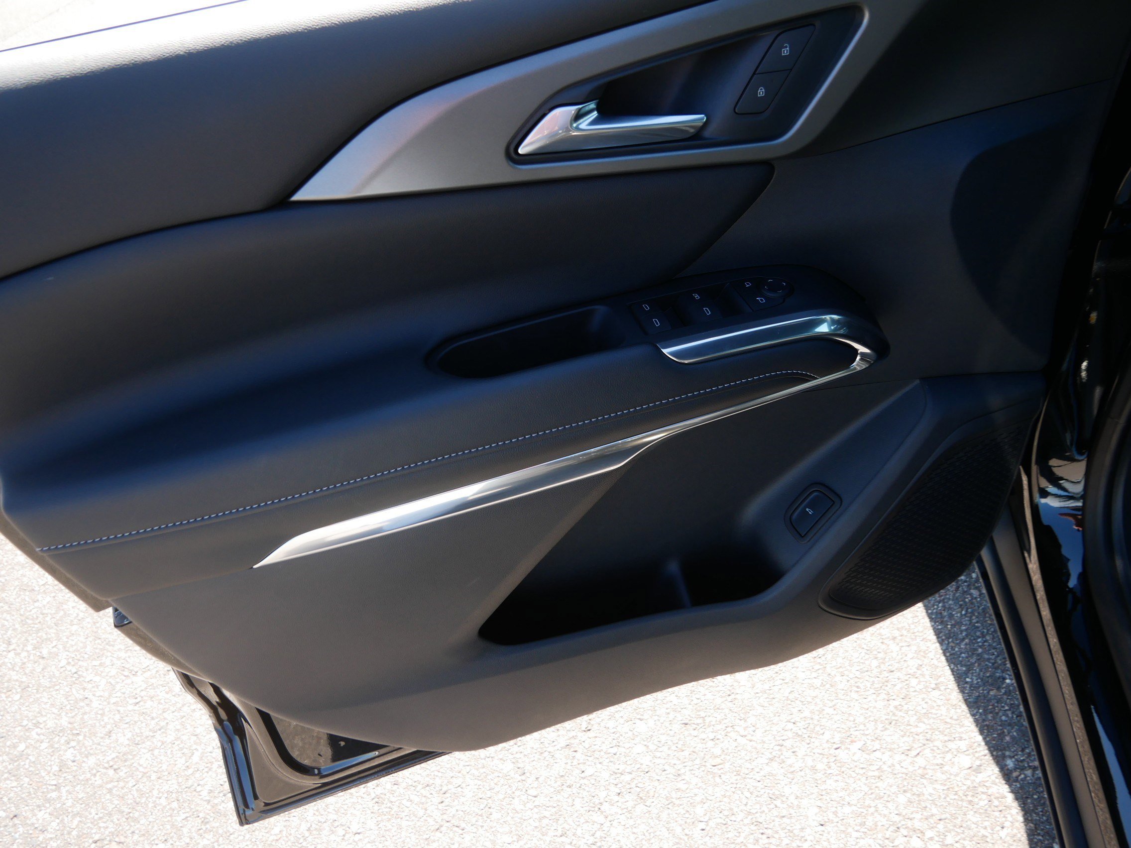 Used 2025 Chevrolet Traverse LT image 20