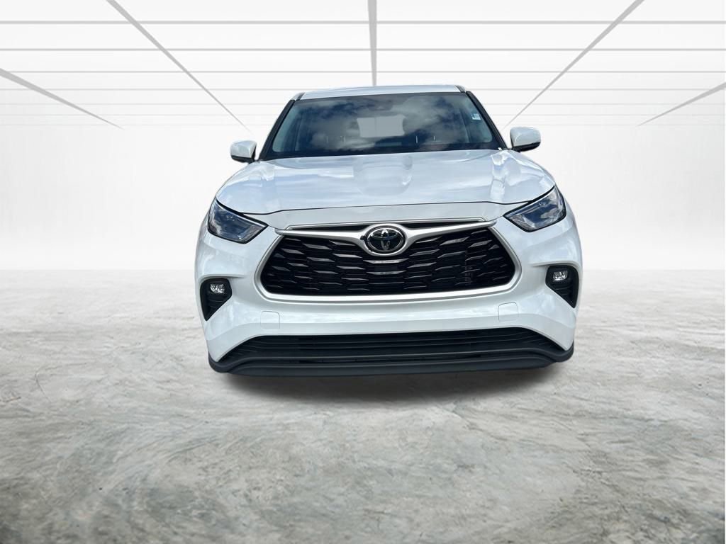 Used 2023 Toyota Highlander L image 9