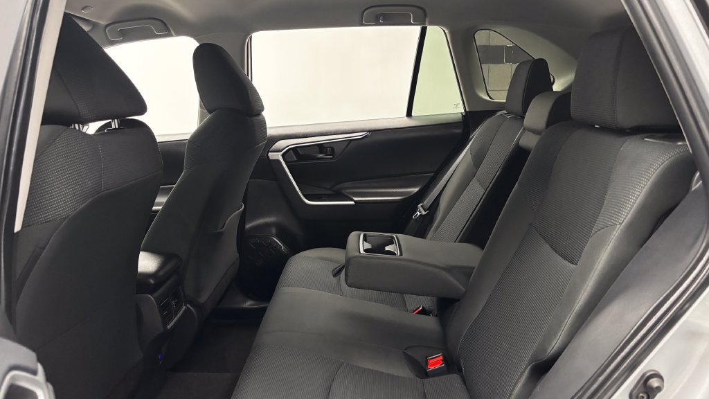 Certified 2025 Toyota RAV4 LE FWD image 29
