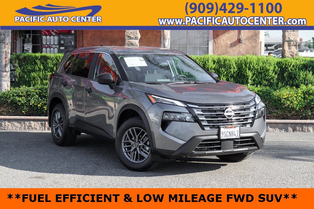 Used 2025 Nissan Rogue S image 1