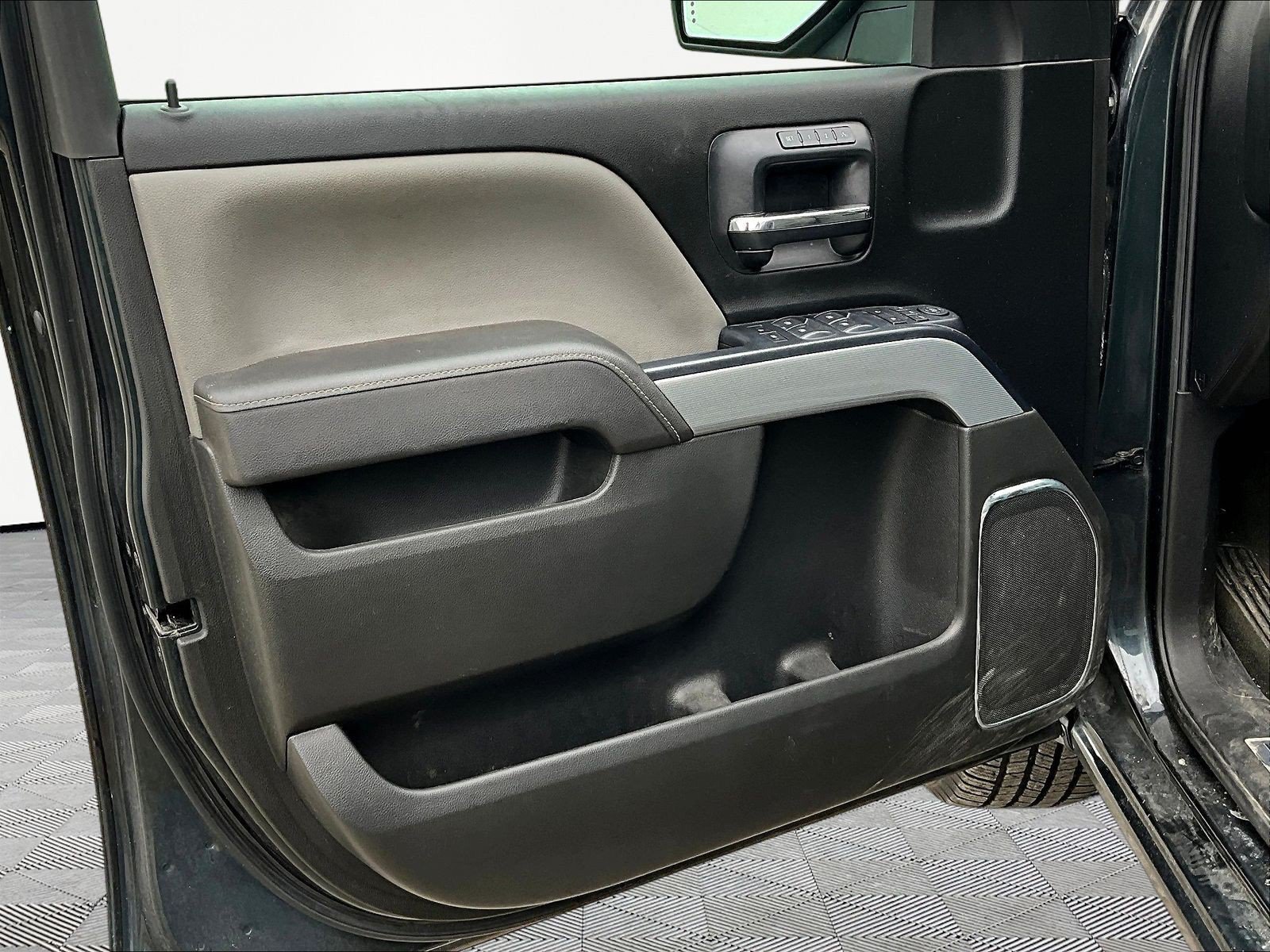 Used 2017 Chevrolet Silverado 1500 LTZ Z71 AWD/4WD image 20
