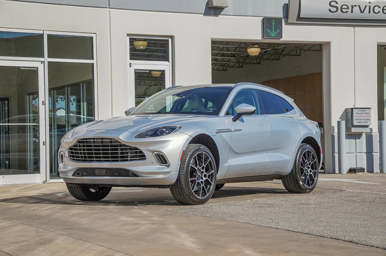 Used 2022 Aston Martin DBX image 12