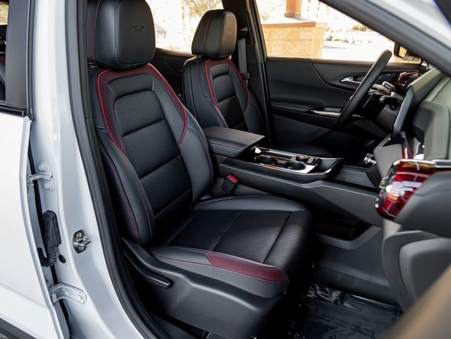 Used 2026 Chevrolet Equinox RS image 25