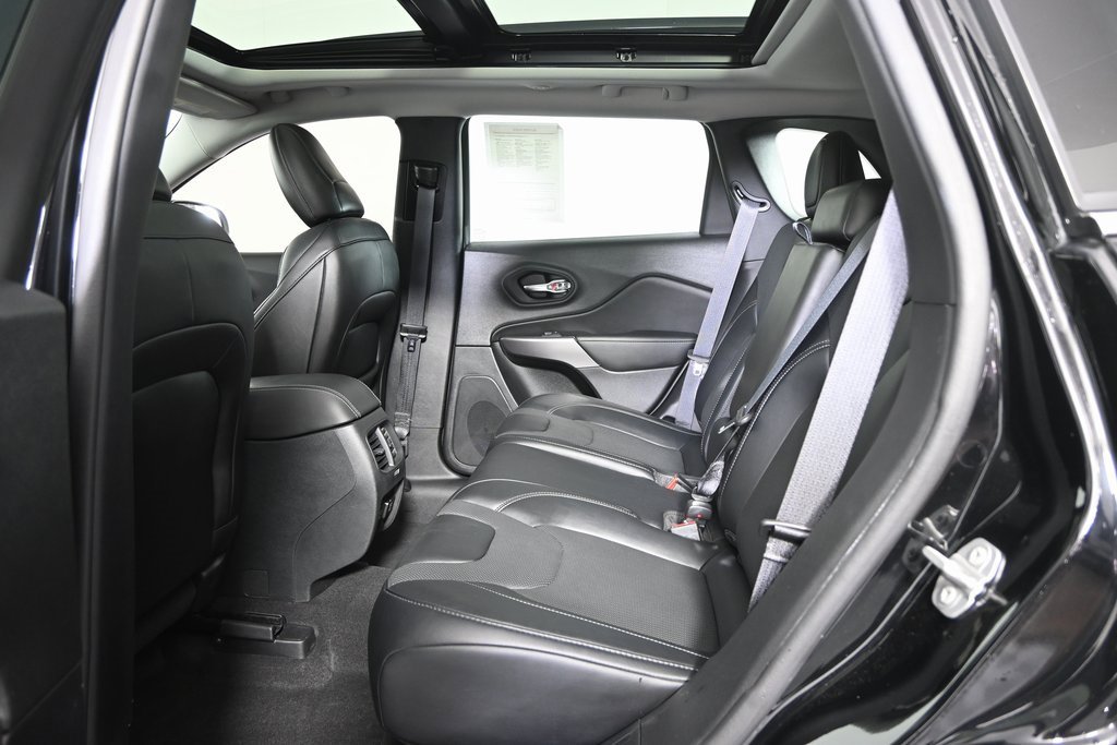 Used 2022 Jeep Cherokee Limited image 18