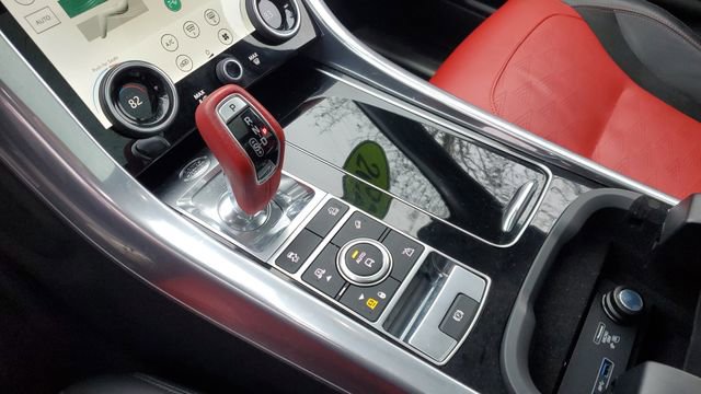 Used 2022 Land Rover Range Rover Sport SVR image 17