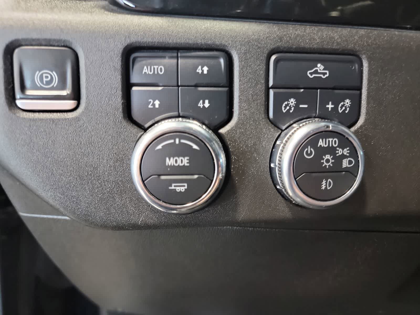 Used 2023 GMC Sierra 1500 Elevation w/ LPO, Elevation Black Package AWD/4WD image 18