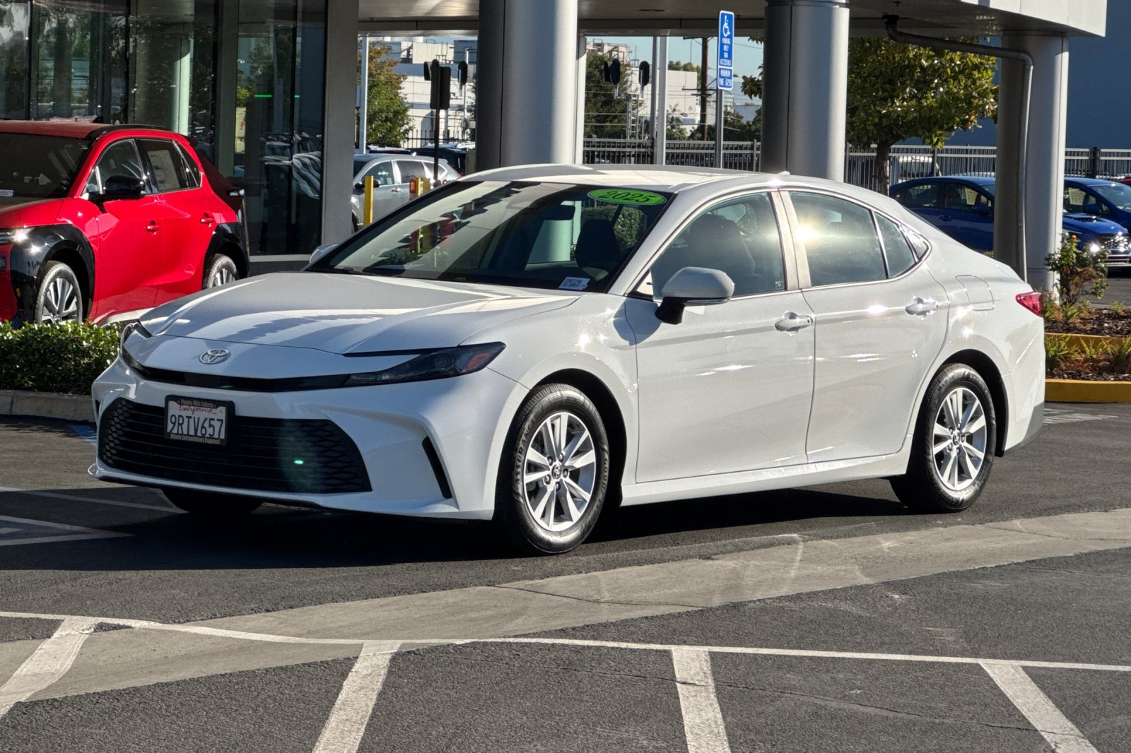 Used 2025 Toyota Camry LE w/ Convenience Package FWD image 8
