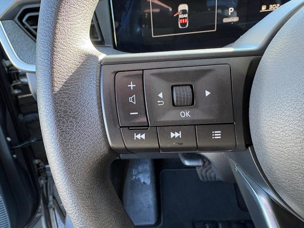 Used 2025 Nissan Kicks SV w/ Charging Package image 13