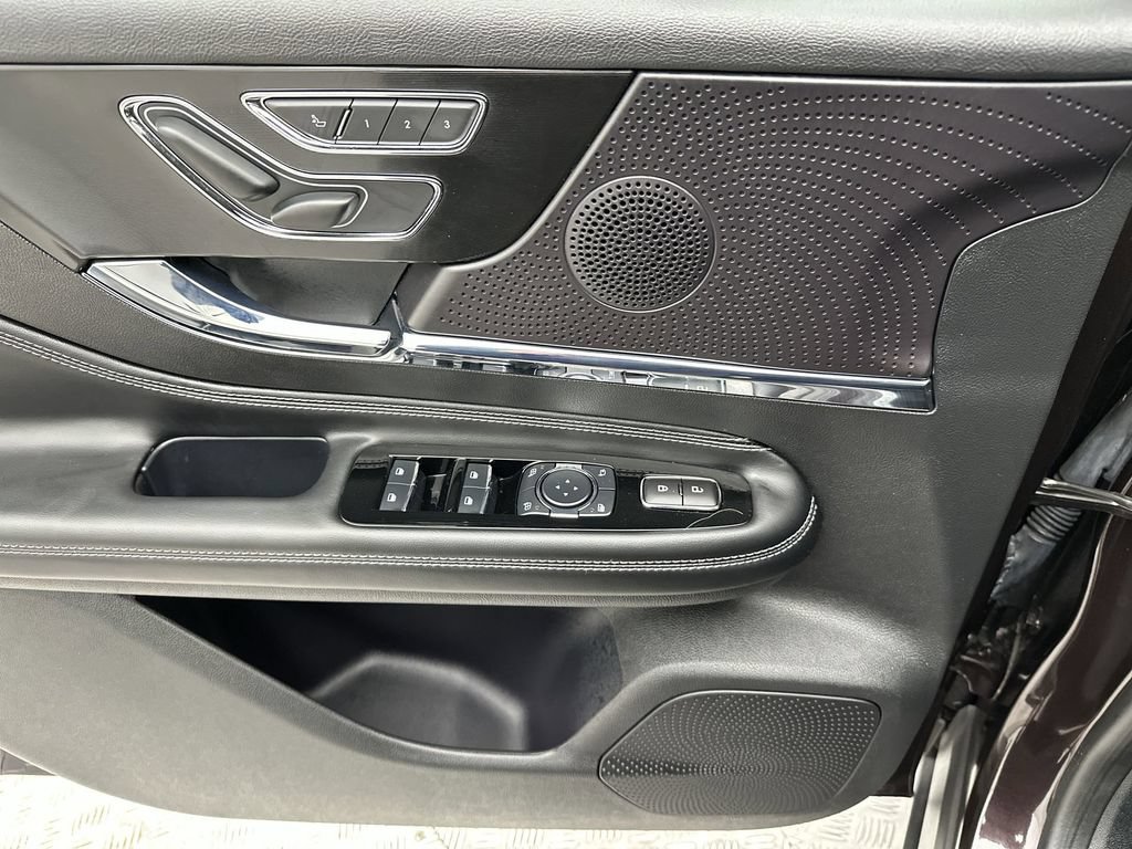 Used 2023 Lincoln Corsair AWD w/ Equipment Group 101A image 13