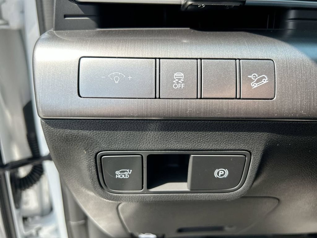 New 2026 Hyundai Kona Limited FWD image 32