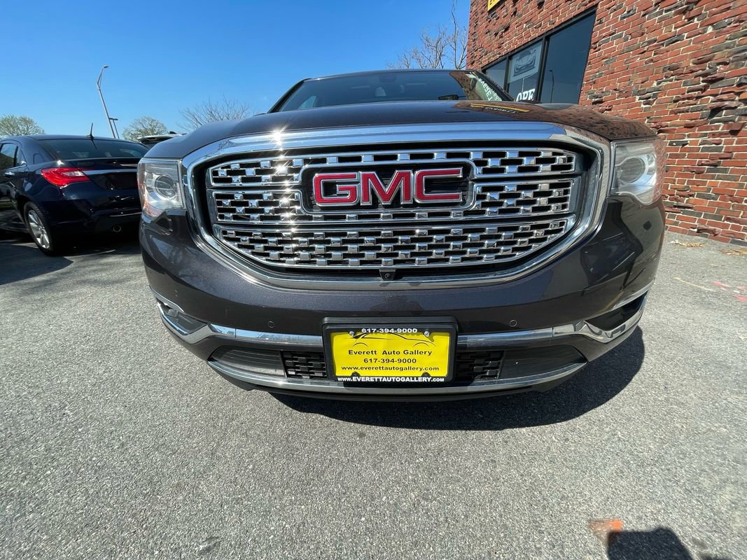 Used 2017 GMC Acadia Denali w/ Technology Package AWD/4WD image 9