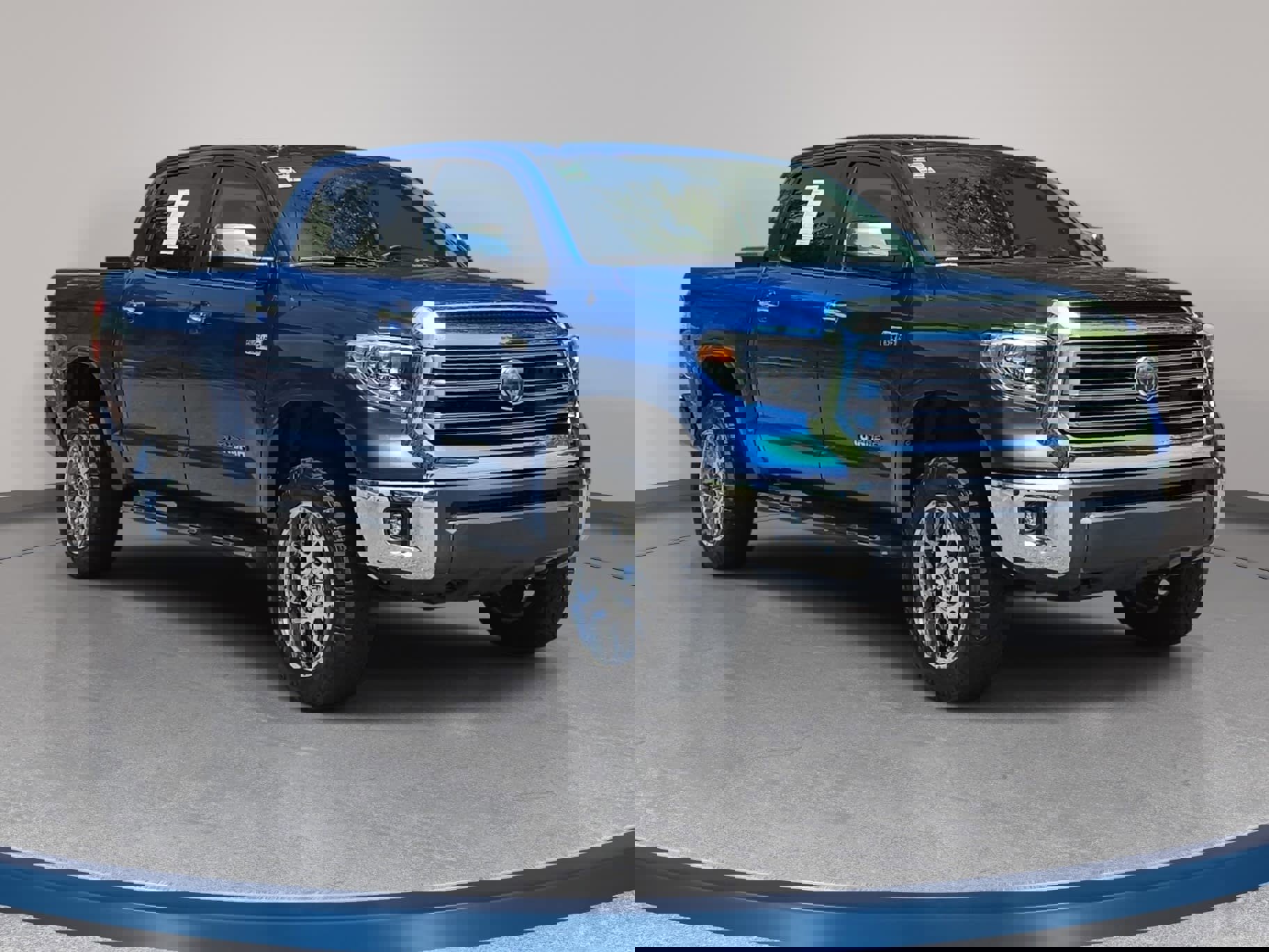 Used 2018 Toyota Tundra Limited w/ Limited Premium Package image 3