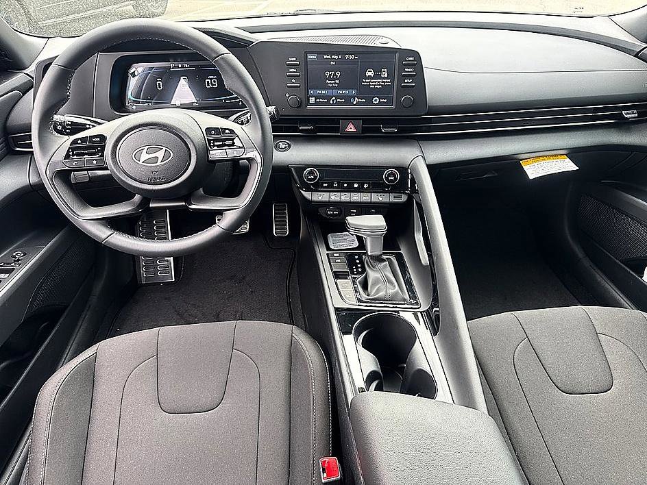 New 2026 Hyundai Elantra SEL Sport FWD image 6