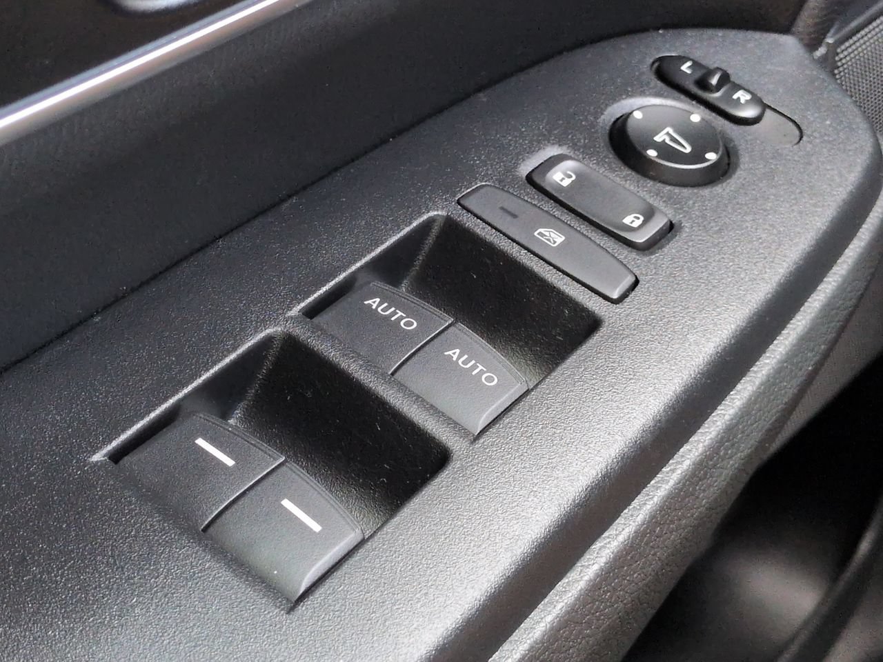 Used 2021 Honda CR-V Touring image 23