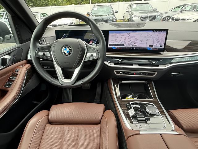 Used 2025 BMW X5 xDrive40i w/ Parking Assistance Package AWD/4WD image 14