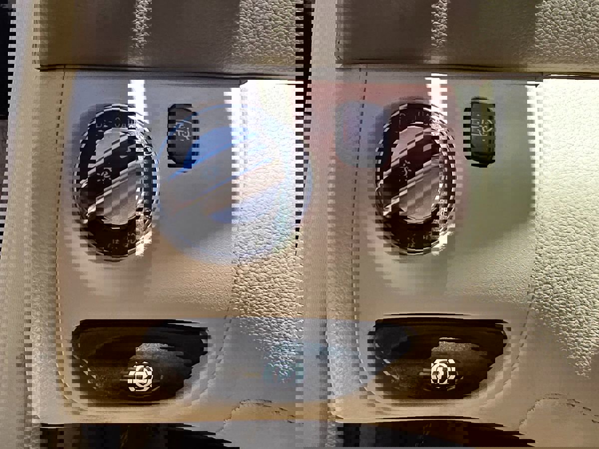 Used 2012 Mercedes-Benz SL 550 image 48