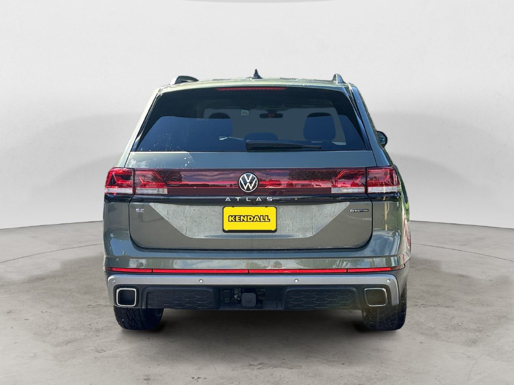 Used 2025 Volkswagen Atlas Peak Edition SE AWD/4WD image 6