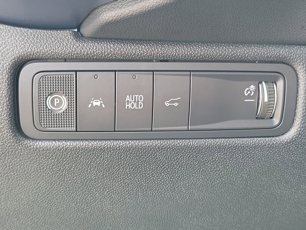 Used 2026 Chevrolet Equinox EV LT FWD image 13