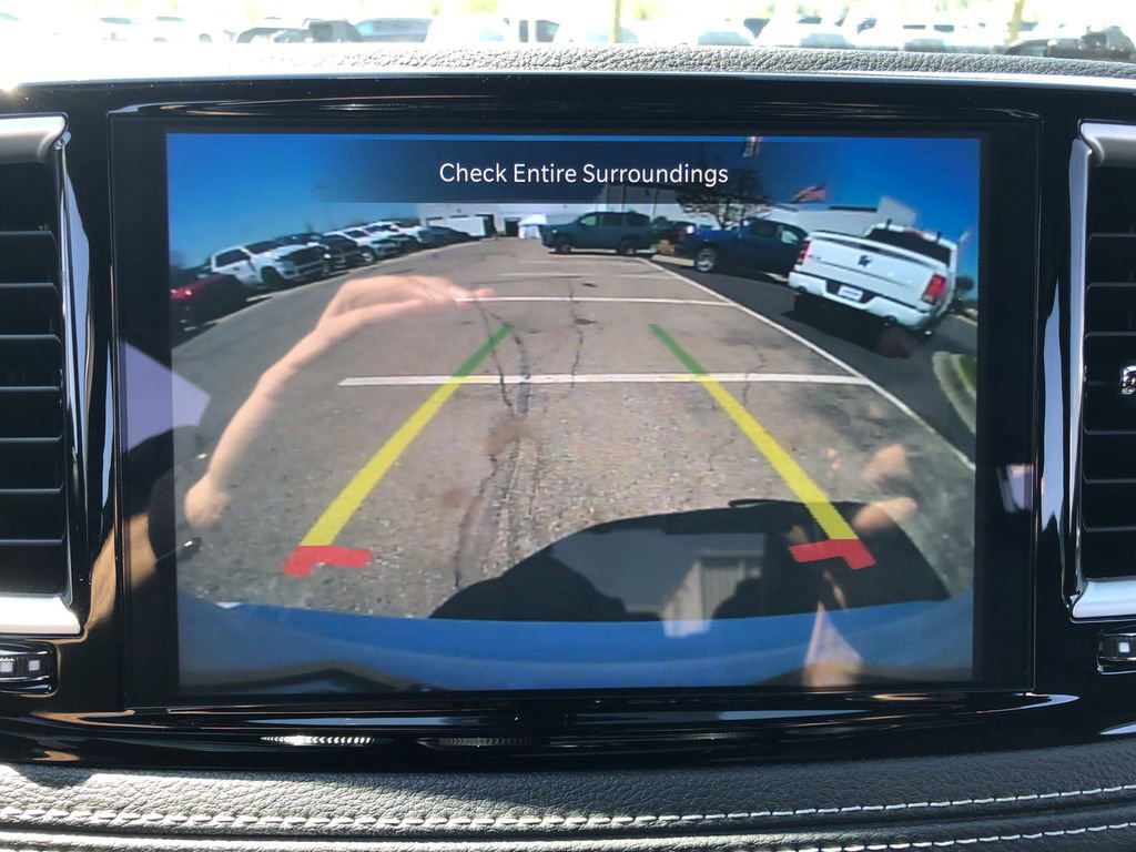 Used 2023 Chrysler Pacifica Touring-L w/ S Appearance Package FWD image 32