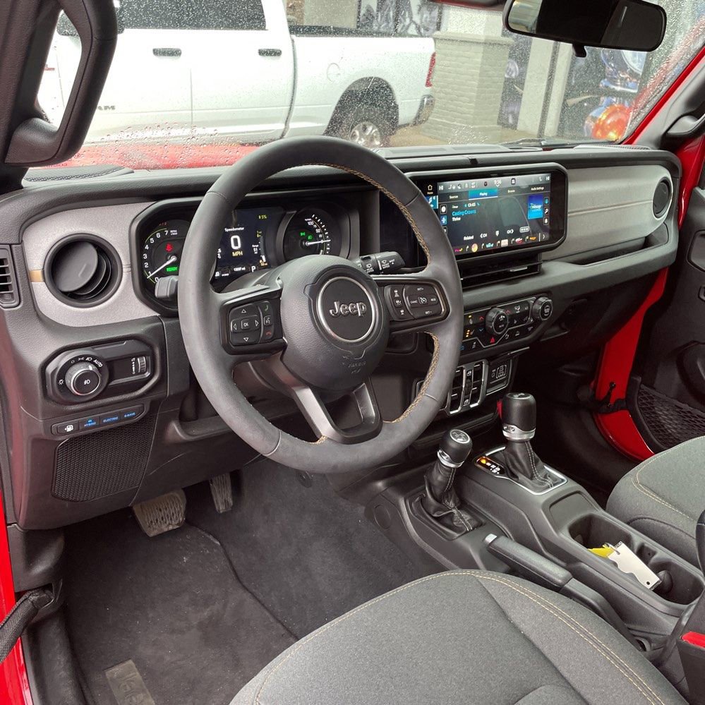 Used 2024 Jeep Wrangler Unlimited w/ Convenience Group image 19
