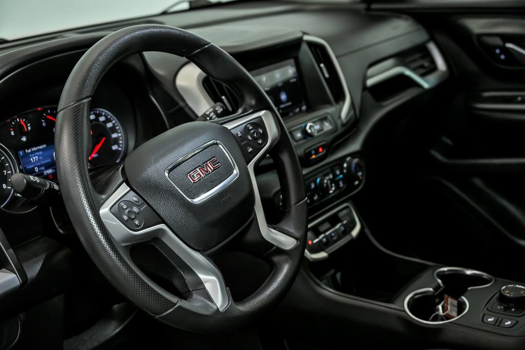 Used 2022 GMC Terrain SLE w/ Driver Convenience Package image 16