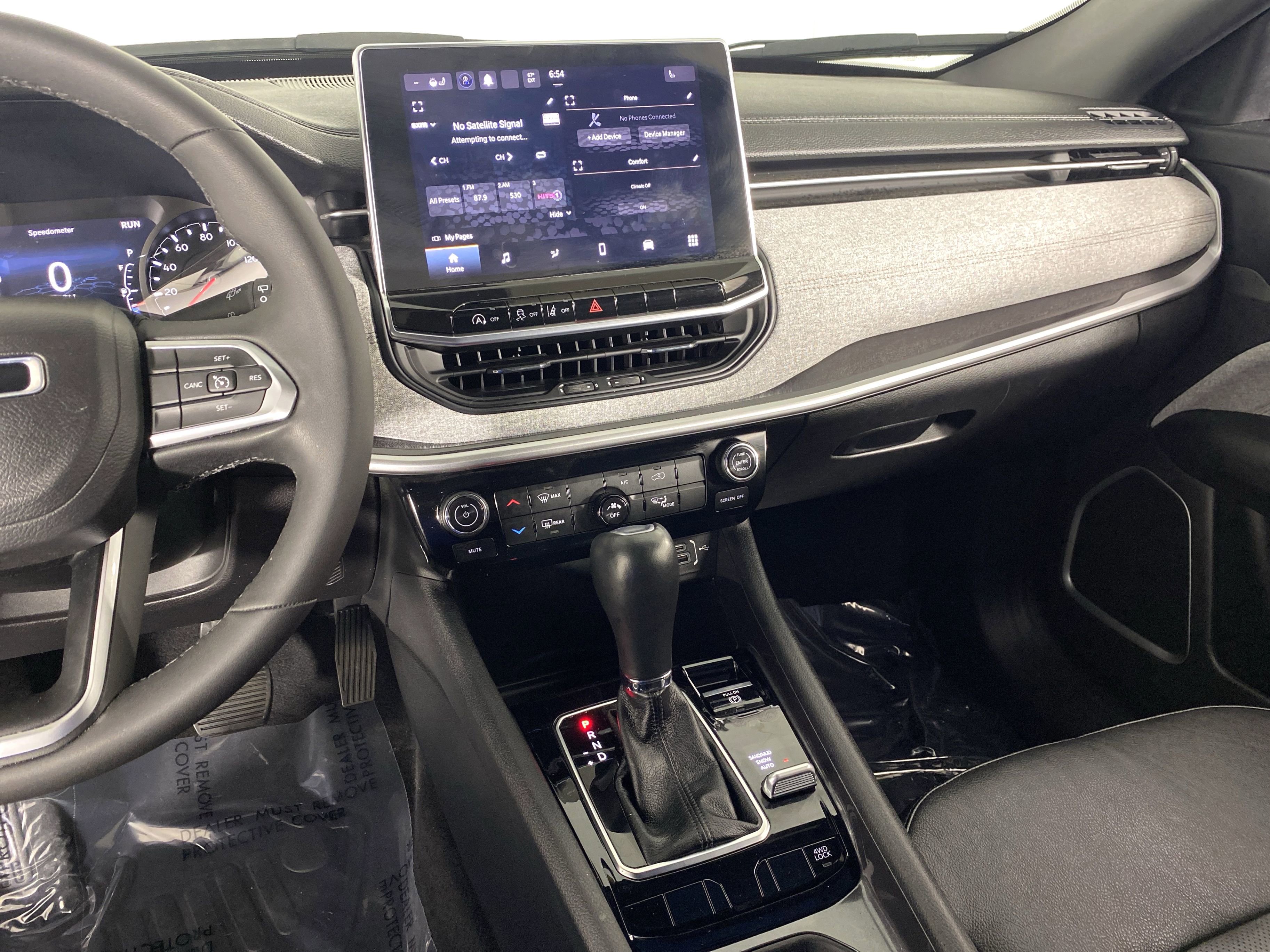 Used 2023 Jeep Compass Latitude AWD/4WD image 28