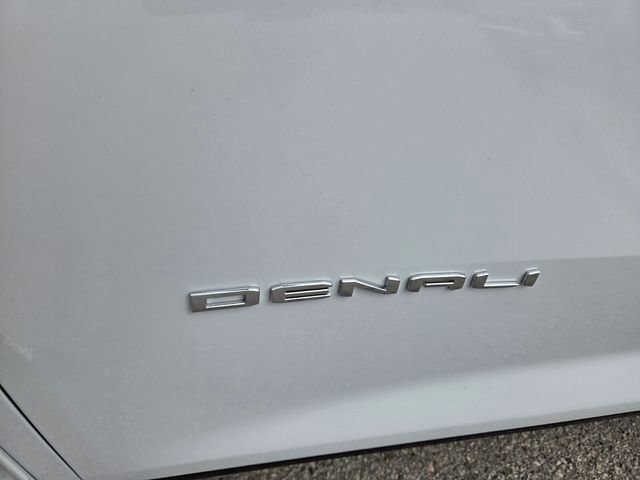New 2026 GMC Acadia Denali w/ Super Cruise Package image 3