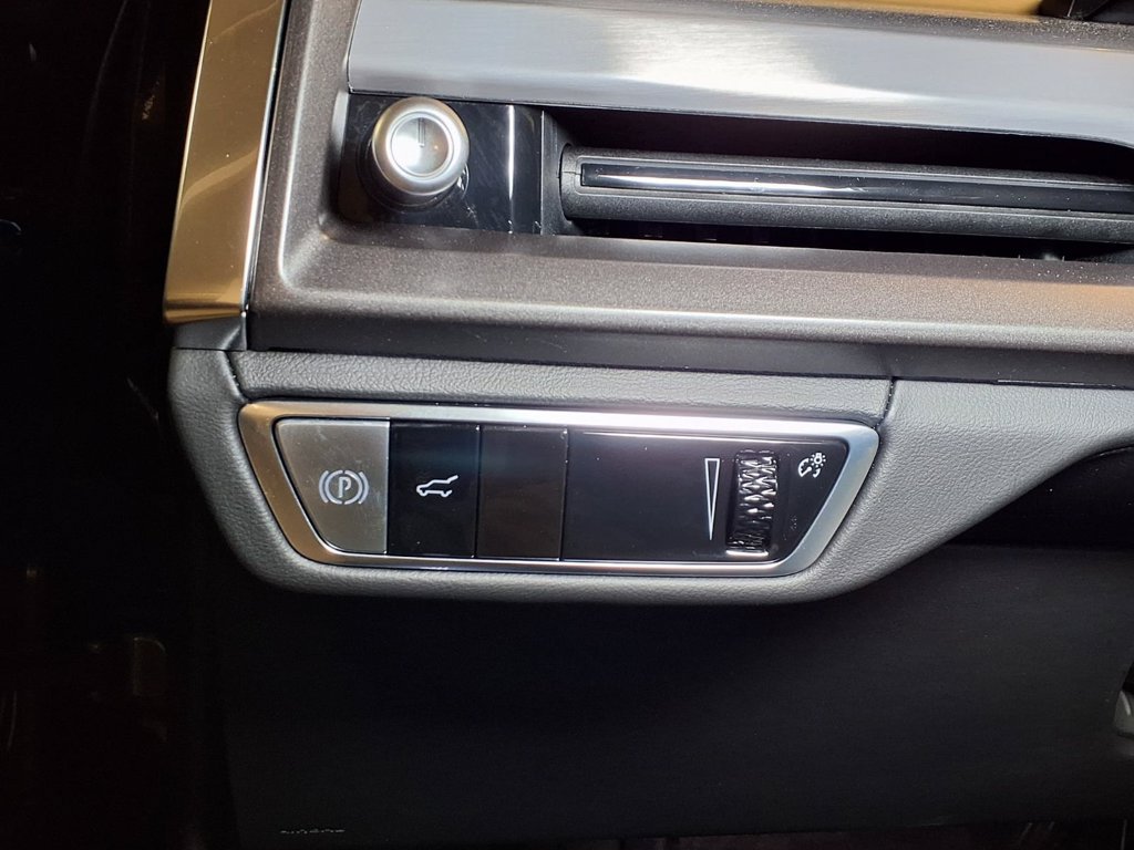 New 2027 Cadillac Vistiq Luxury AWD/4WD image 17