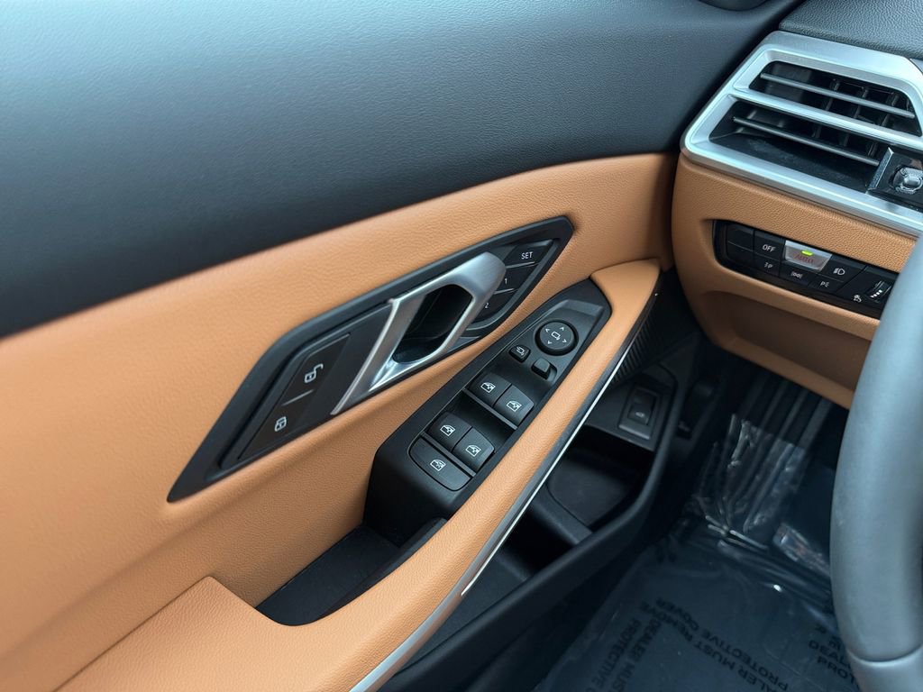 Certified 2025 BMW 330i xDrive Sedan w/ Premium Package image 29