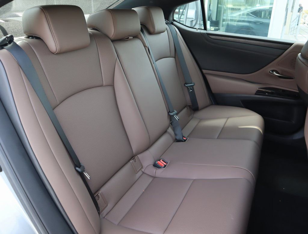 Used 2025 Lexus ES 350 w/ Premium Package image 28