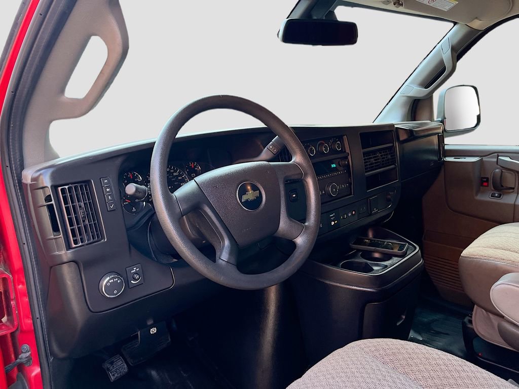 Used 2024 Chevrolet Express 2500 image 9